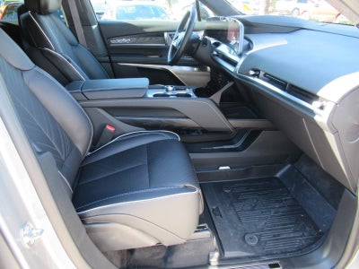 2026 Cadillac VISTIQ Platinum