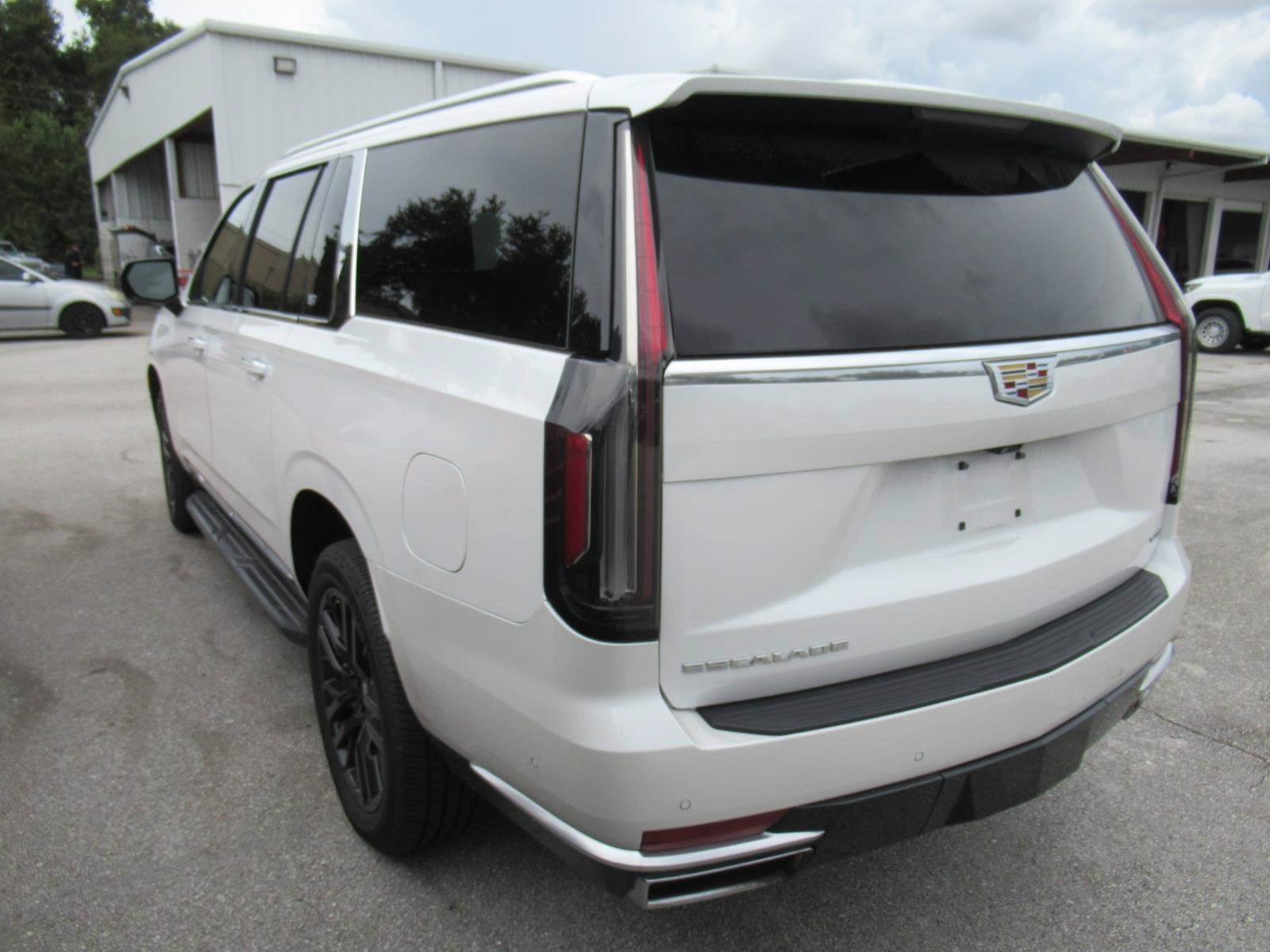 2024 Cadillac Escalade ESV Premium Luxury