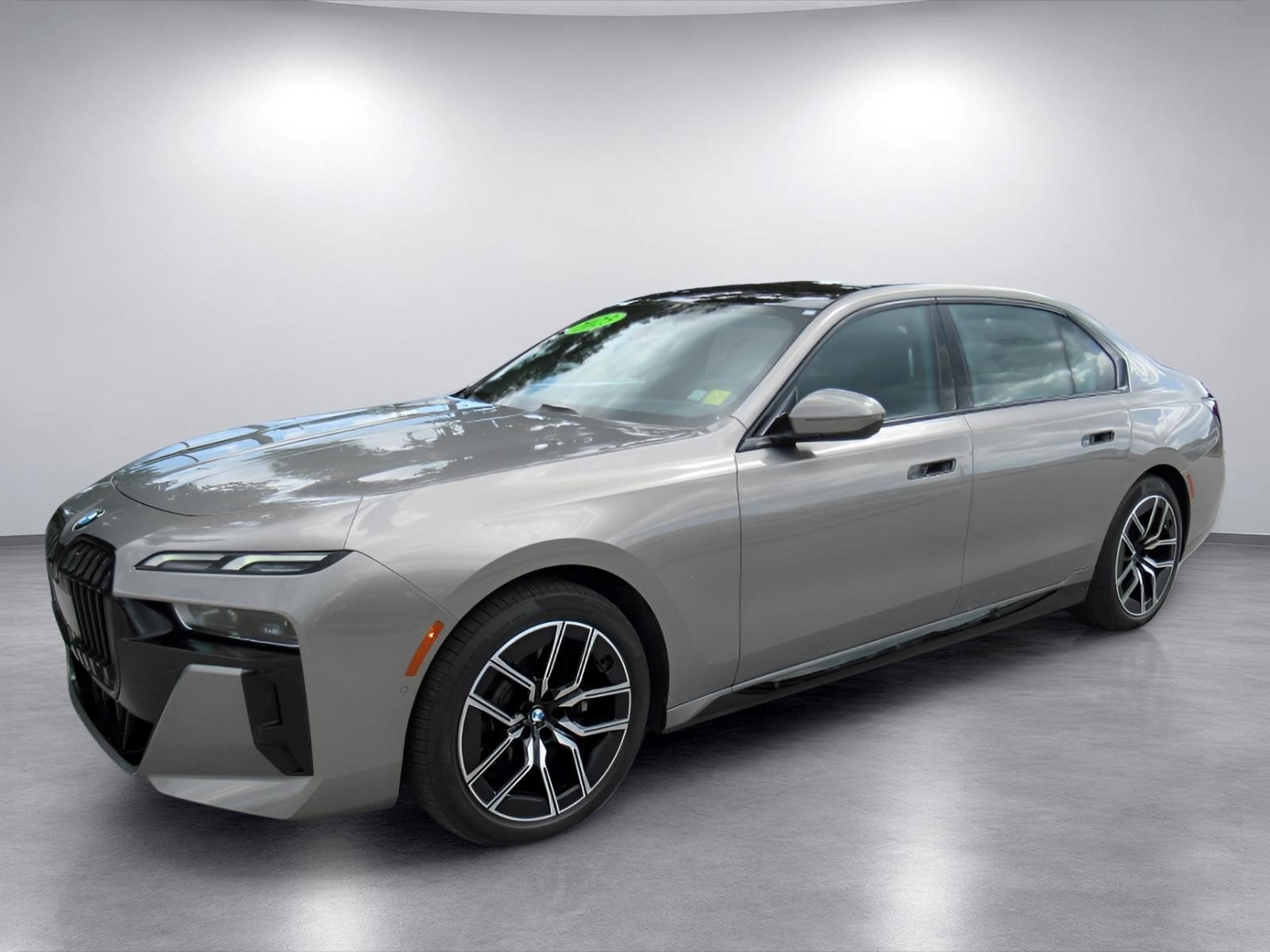 2023 BMW 7 Series 740i