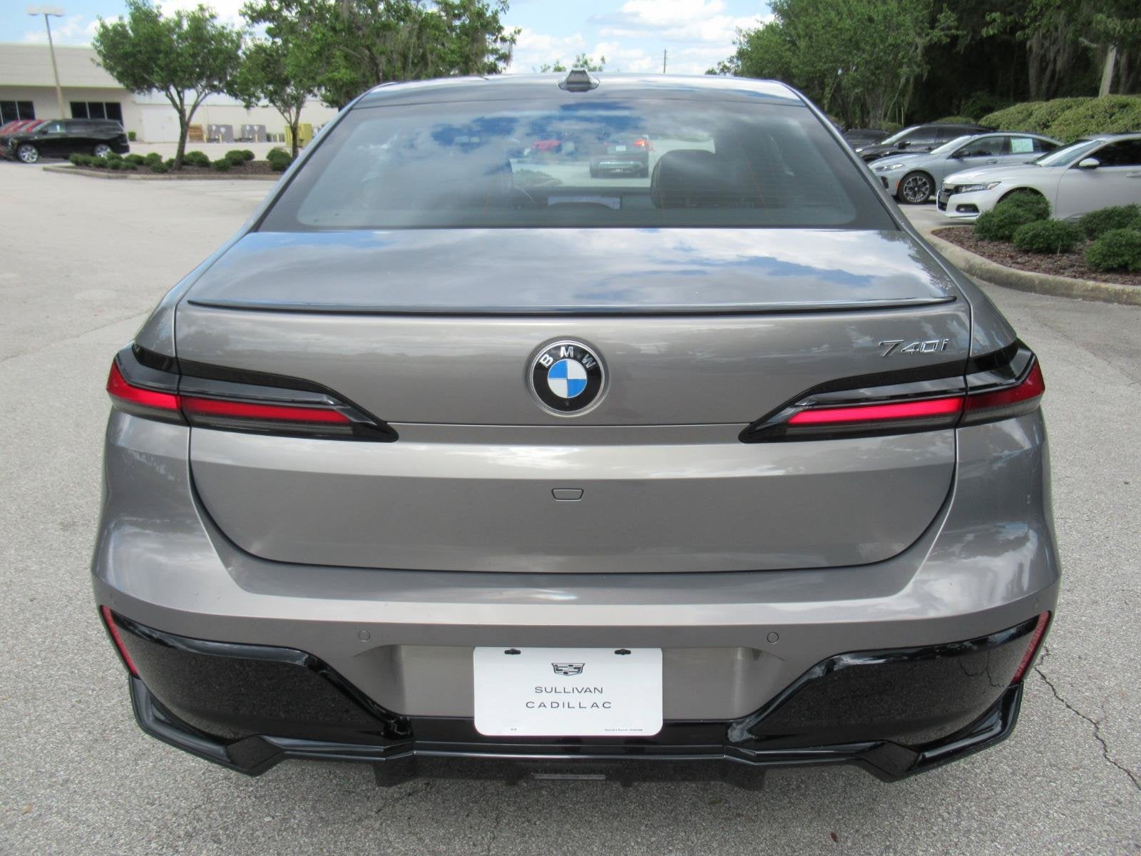 2023 BMW 7 Series 740i
