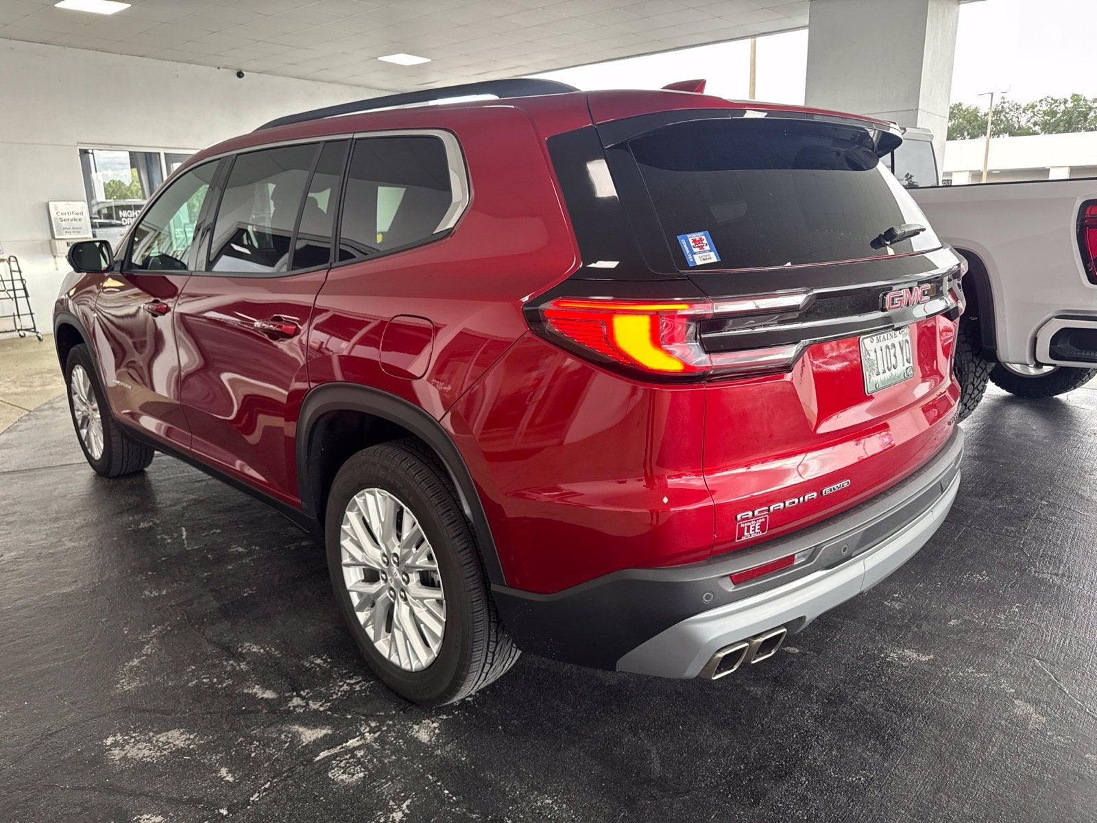 2024 GMC Acadia Elevation