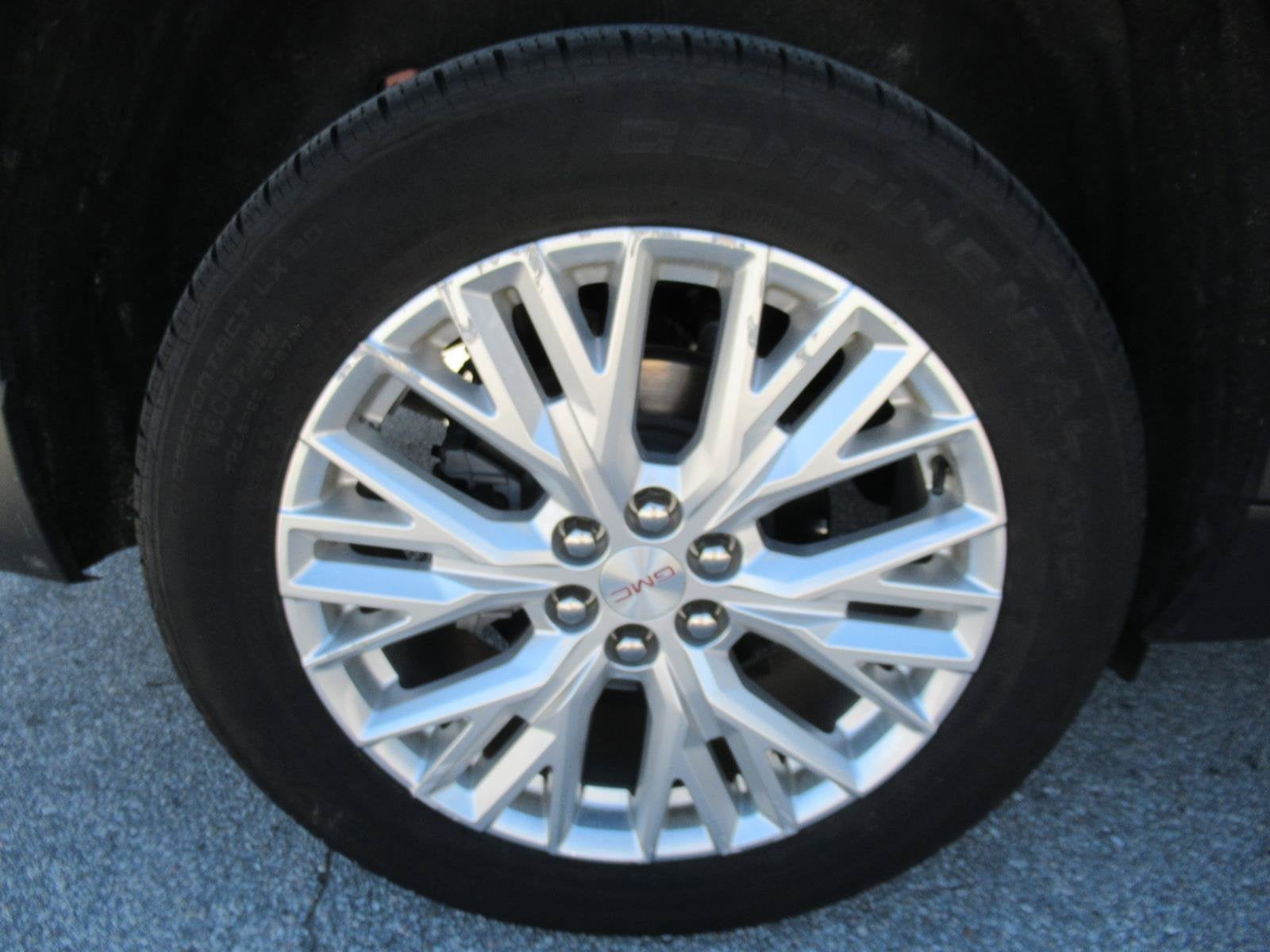 2024 GMC Acadia Elevation