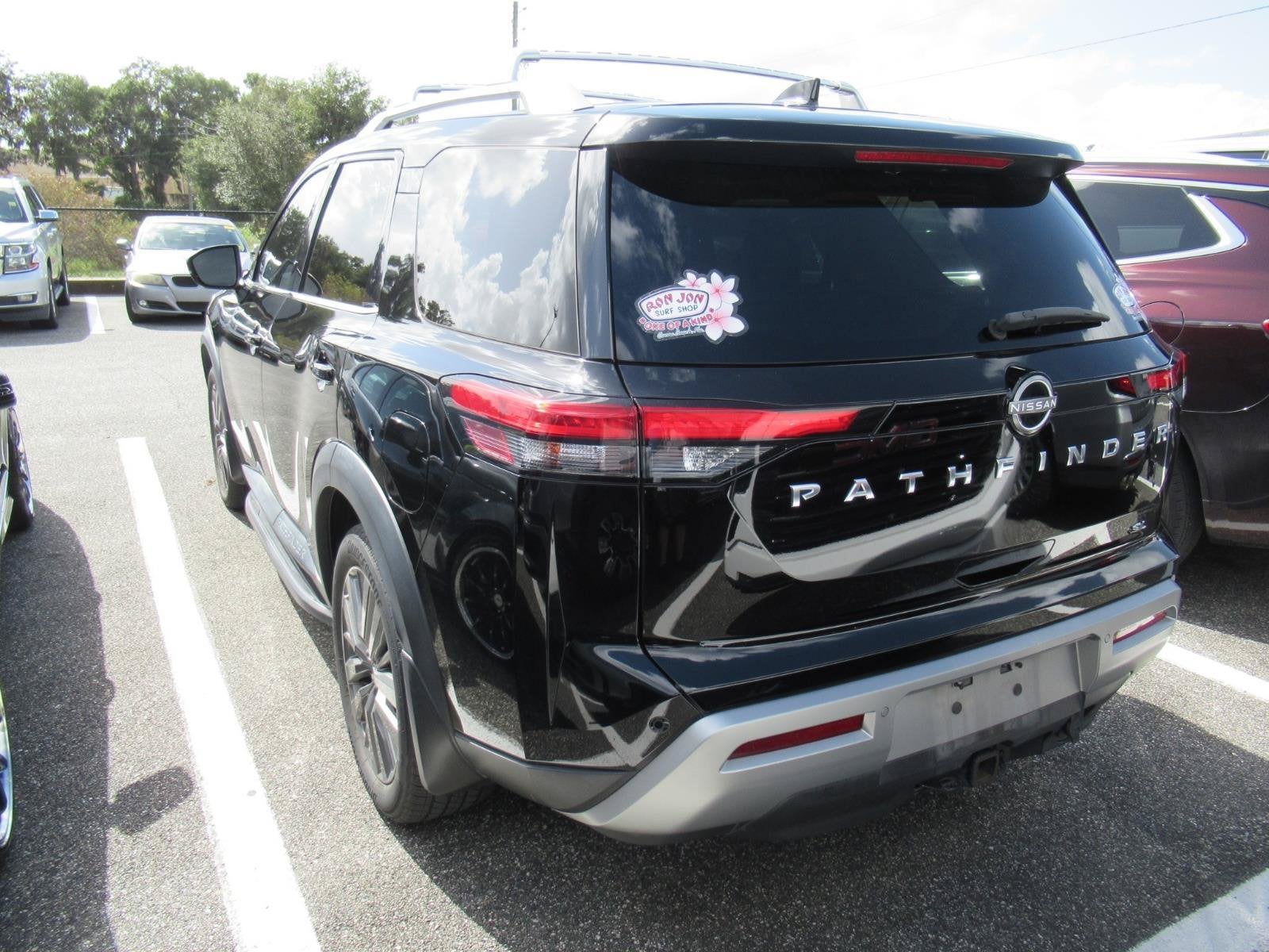 2022 Nissan Pathfinder SL
