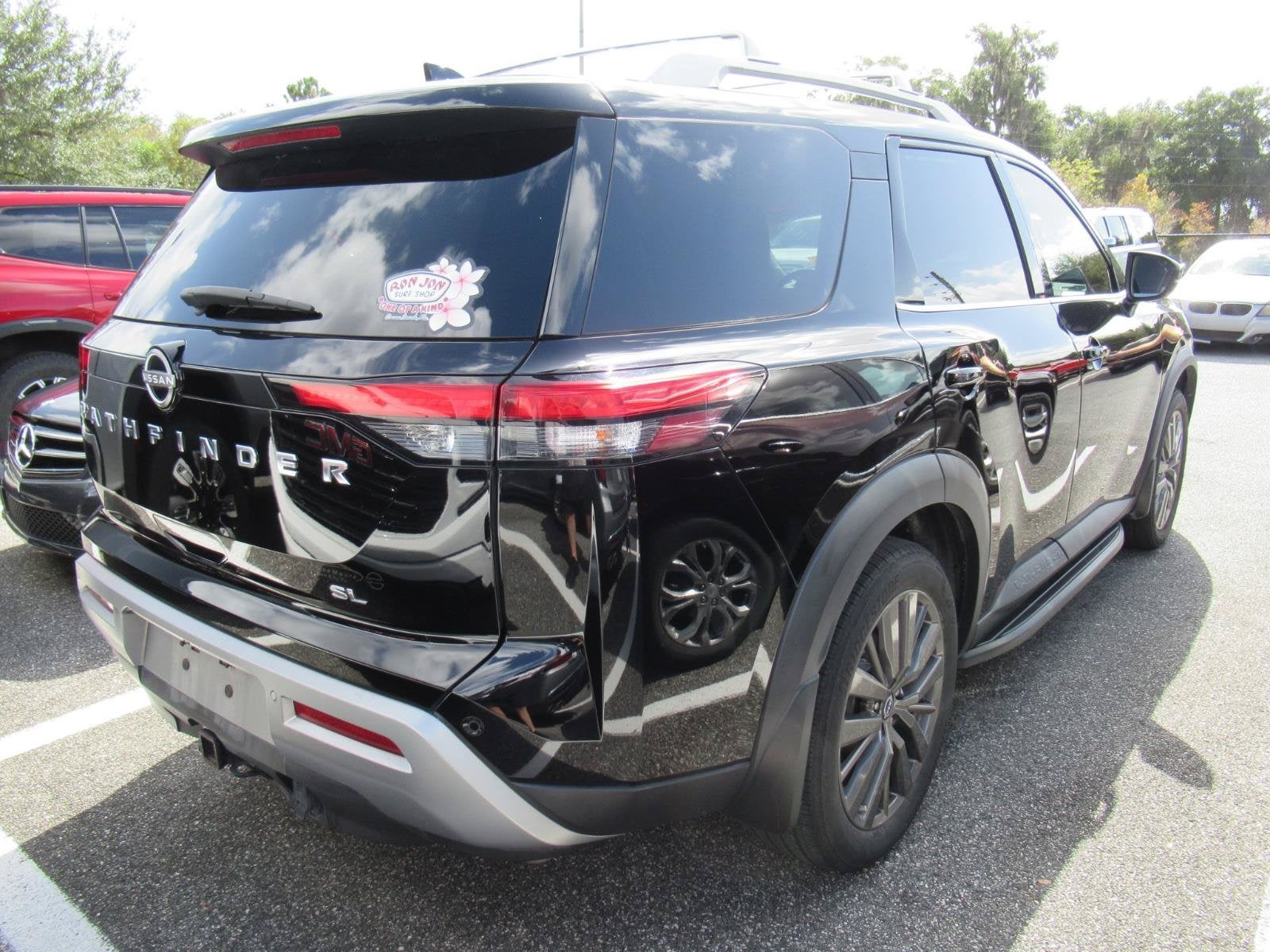 2022 Nissan Pathfinder SL
