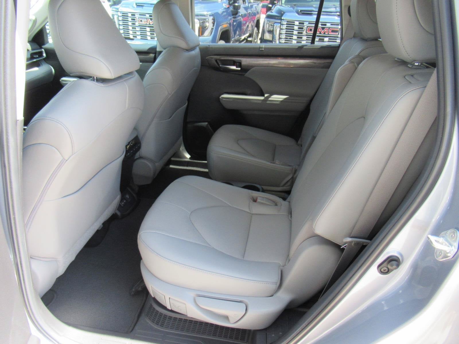 2023 Toyota Highlander Hybrid Limited
