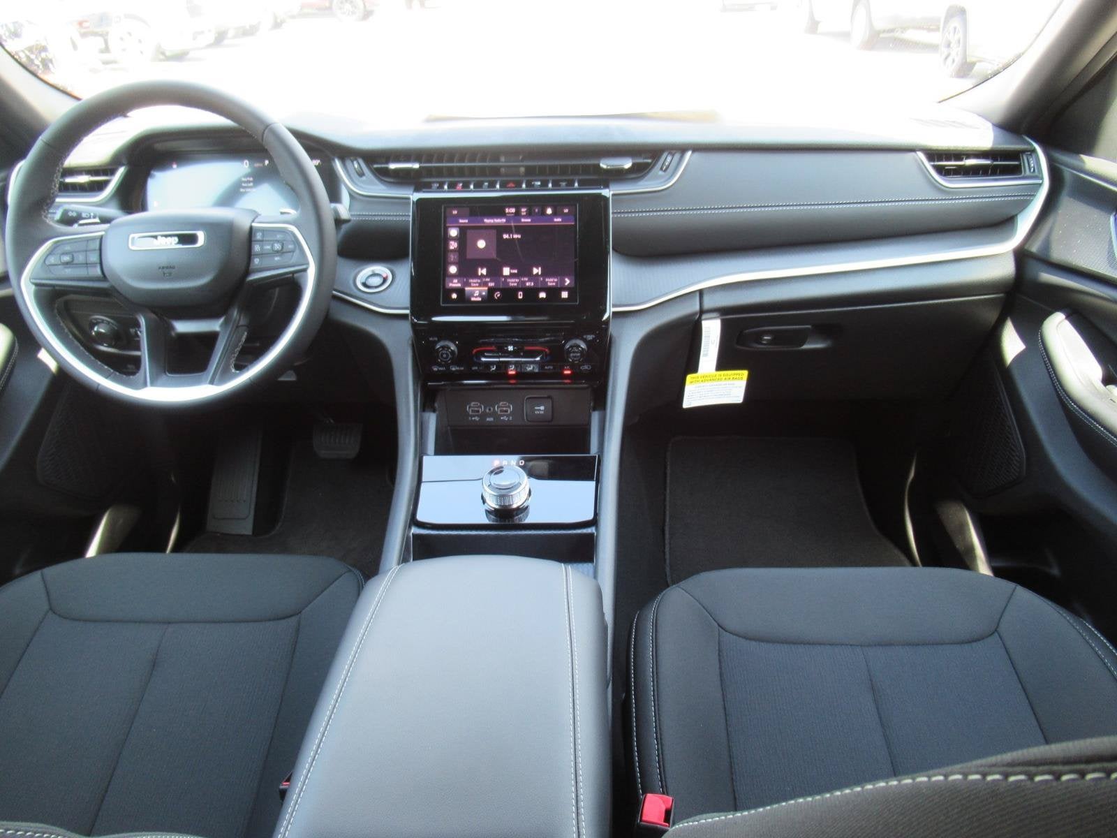 2026 Jeep Grand Cherokee GRAND CHEROKEE LAREDO 4X2