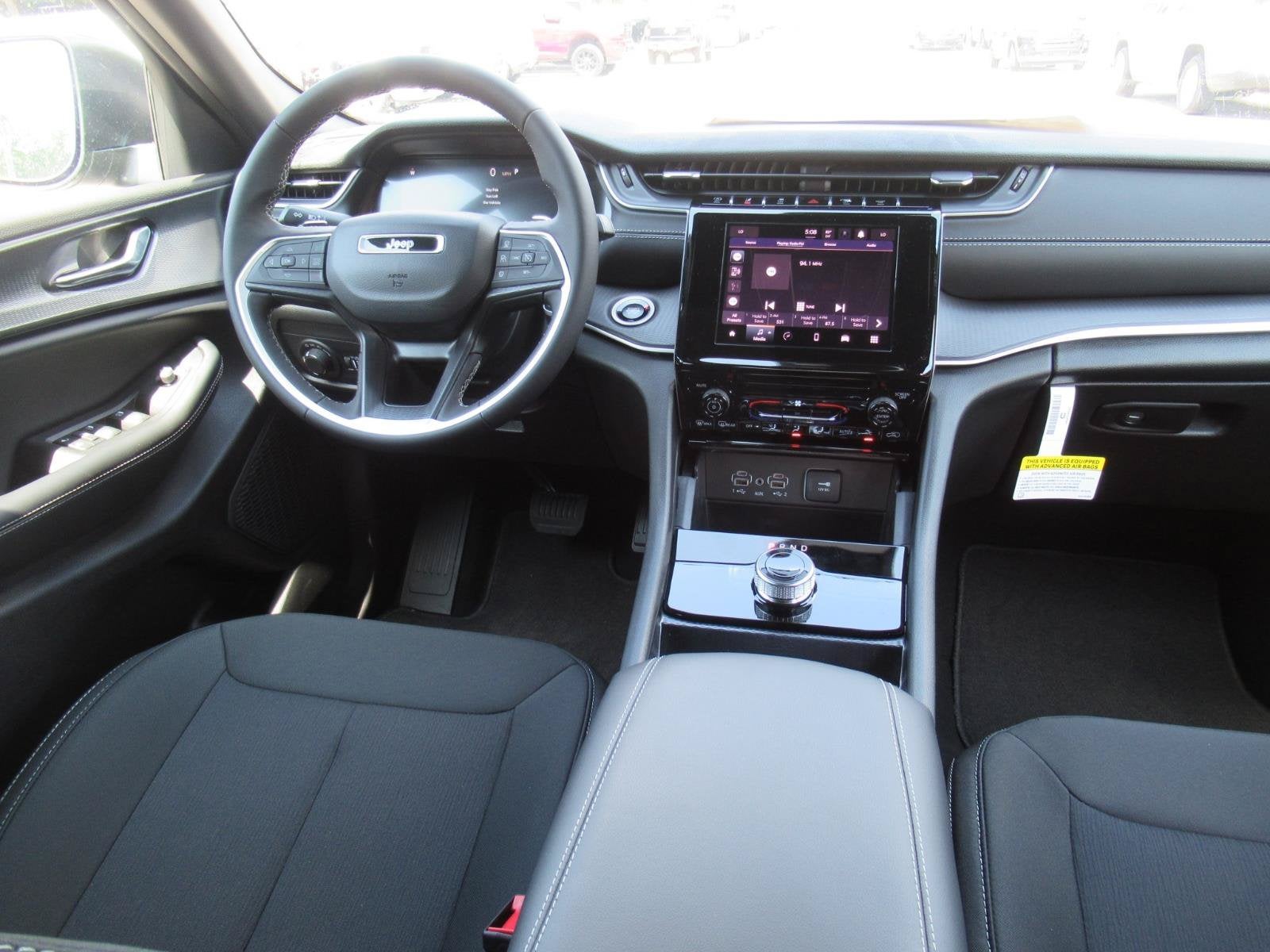 2026 Jeep Grand Cherokee GRAND CHEROKEE LAREDO 4X2
