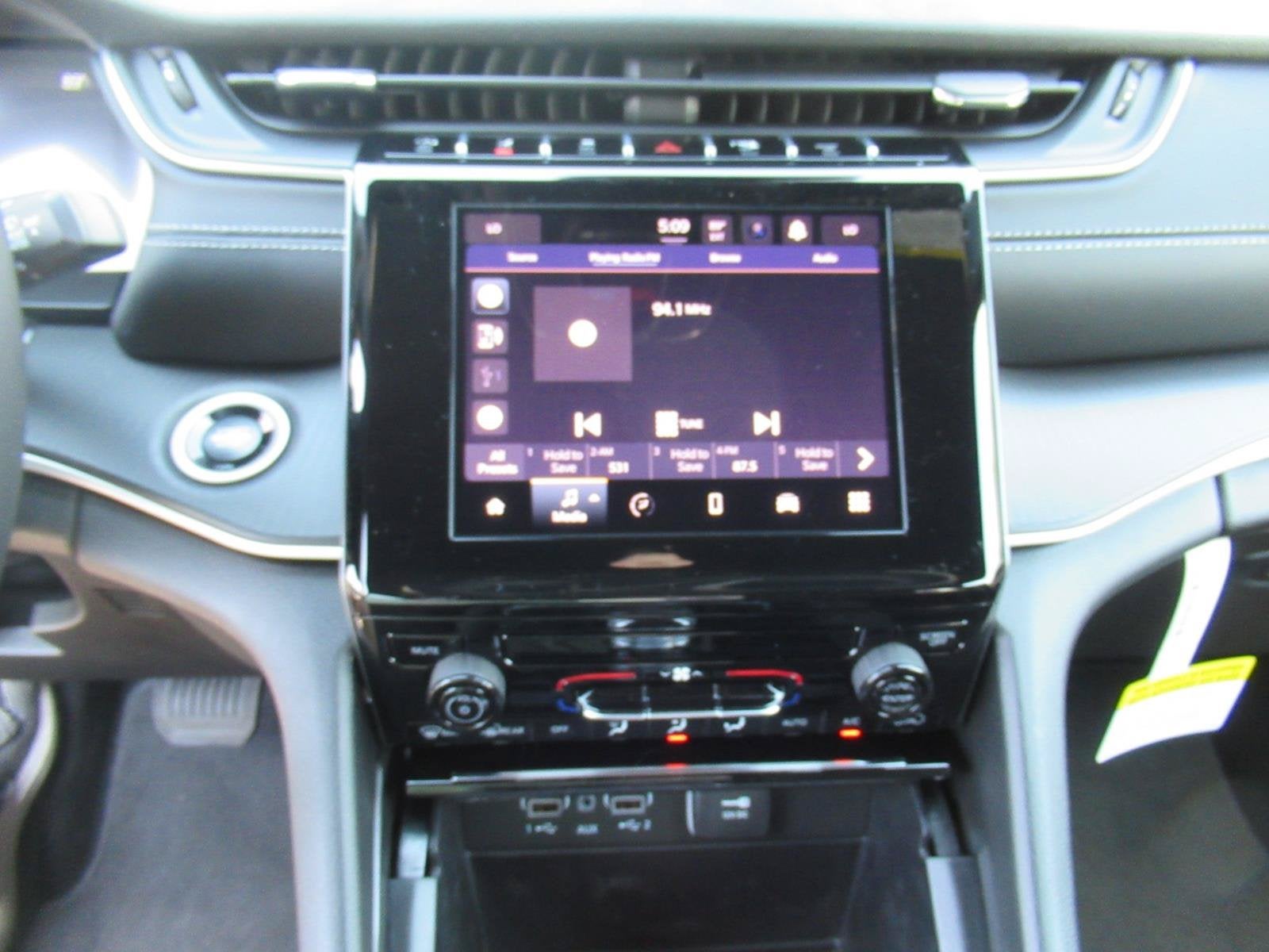 2026 Jeep Grand Cherokee GRAND CHEROKEE LAREDO 4X2