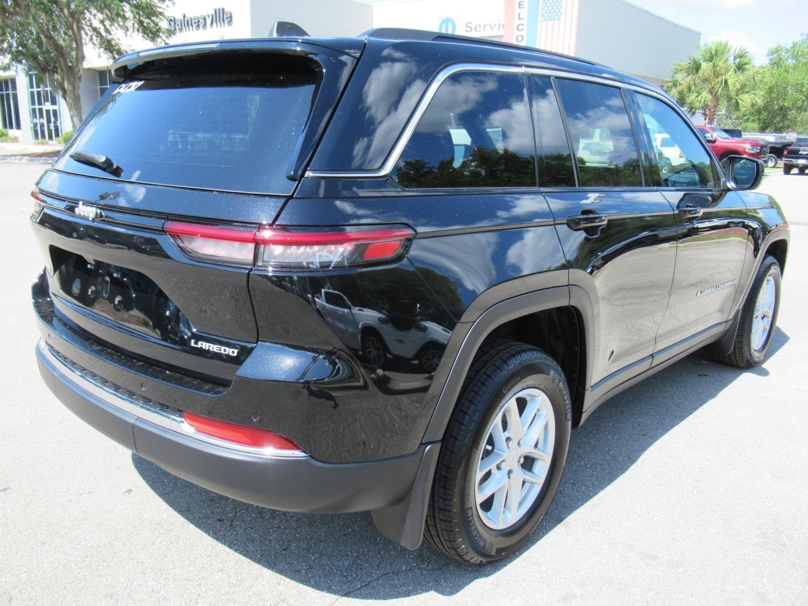 2026 Jeep Grand Cherokee GRAND CHEROKEE LAREDO 4X2
