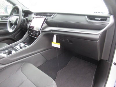 2027 Jeep Grand Cherokee GRAND CHEROKEE LAREDO X 4X2