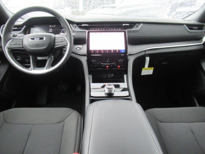 2027 Jeep Grand Cherokee GRAND CHEROKEE LAREDO X 4X2