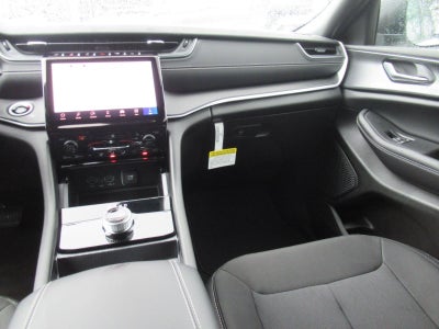 2027 Jeep Grand Cherokee GRAND CHEROKEE LAREDO X 4X2
