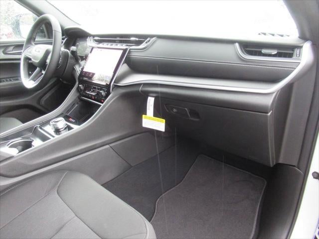 2027 Jeep Grand Cherokee GRAND CHEROKEE LAREDO X 4X2