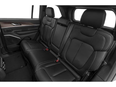 2027 Jeep Grand Cherokee GRAND CHEROKEE LAREDO X 4X2