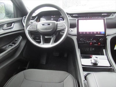 2027 Jeep Grand Cherokee GRAND CHEROKEE LAREDO X 4X2