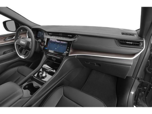 2027 Jeep Grand Cherokee GRAND CHEROKEE LAREDO X 4X2
