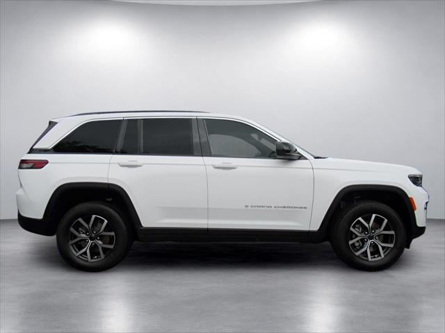 2027 Jeep Grand Cherokee GRAND CHEROKEE LAREDO X 4X2