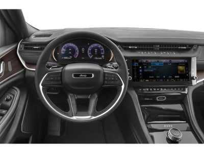 2027 Jeep Grand Cherokee GRAND CHEROKEE LAREDO X 4X2