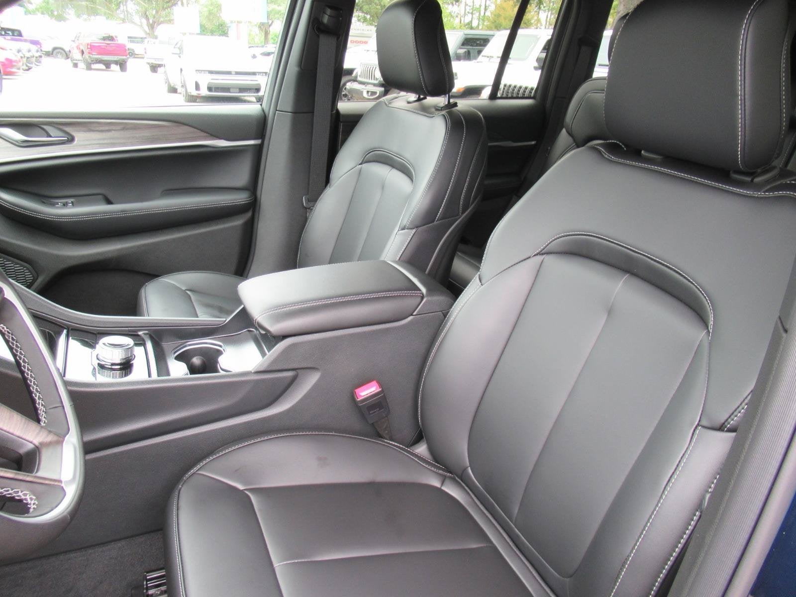 2027 Jeep Grand Cherokee GRAND CHEROKEE LIMITED 4X2