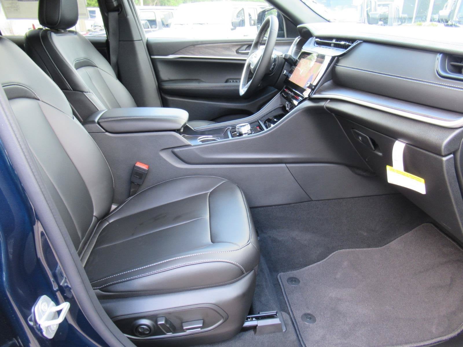 2027 Jeep Grand Cherokee GRAND CHEROKEE LIMITED 4X2