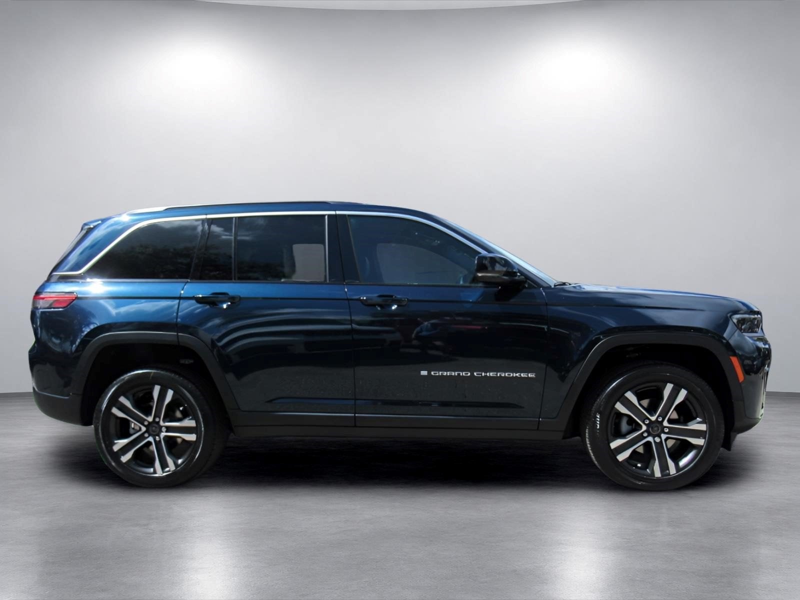 2027 Jeep Grand Cherokee GRAND CHEROKEE LIMITED 4X2