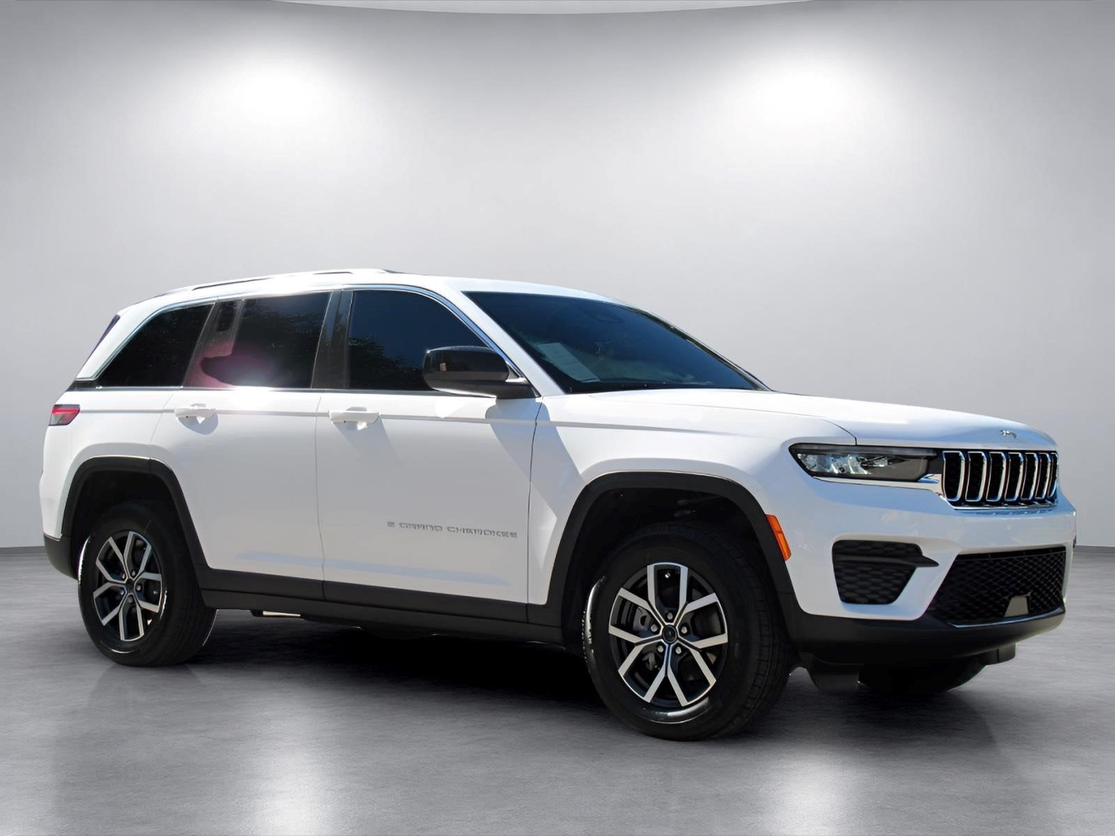 2027 Jeep Grand Cherokee GRAND CHEROKEE LAREDO X 4X4