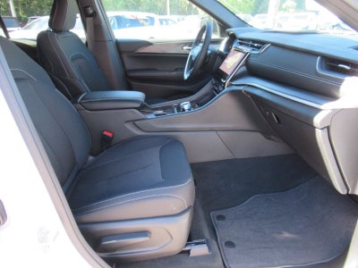 2027 Jeep Grand Cherokee GRAND CHEROKEE LAREDO X 4X4