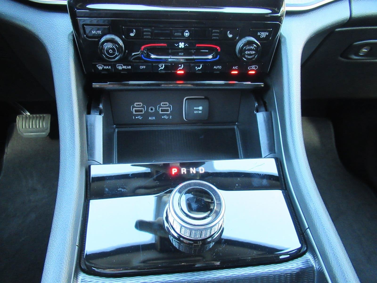 2027 Jeep Grand Cherokee GRAND CHEROKEE LAREDO X 4X4