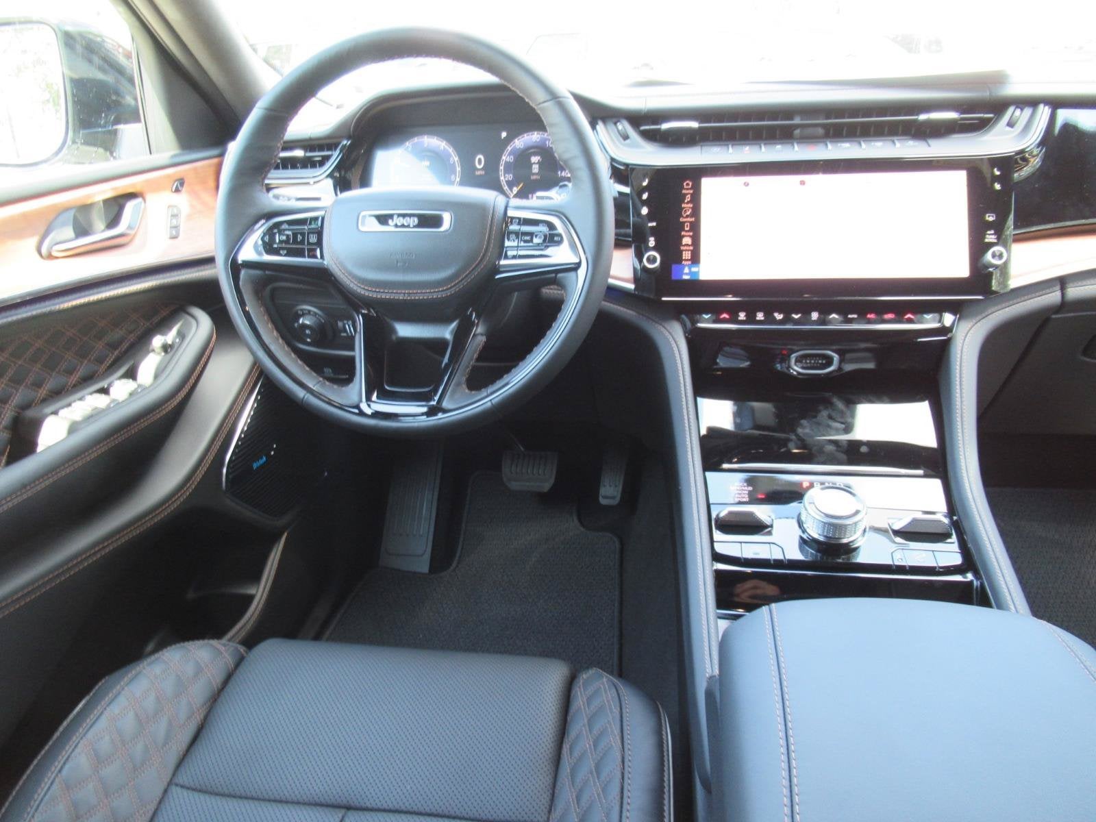 2027 Jeep Grand Cherokee GRAND CHEROKEE SUMMIT 4X4