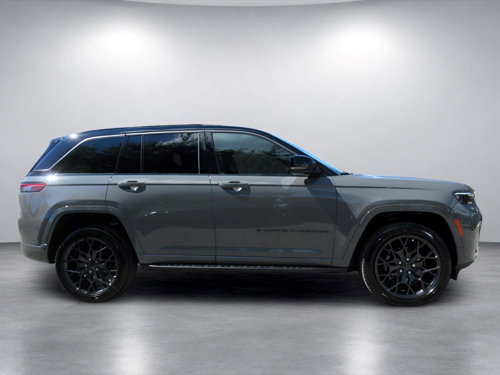 2027 Jeep Grand Cherokee GRAND CHEROKEE SUMMIT 4X4