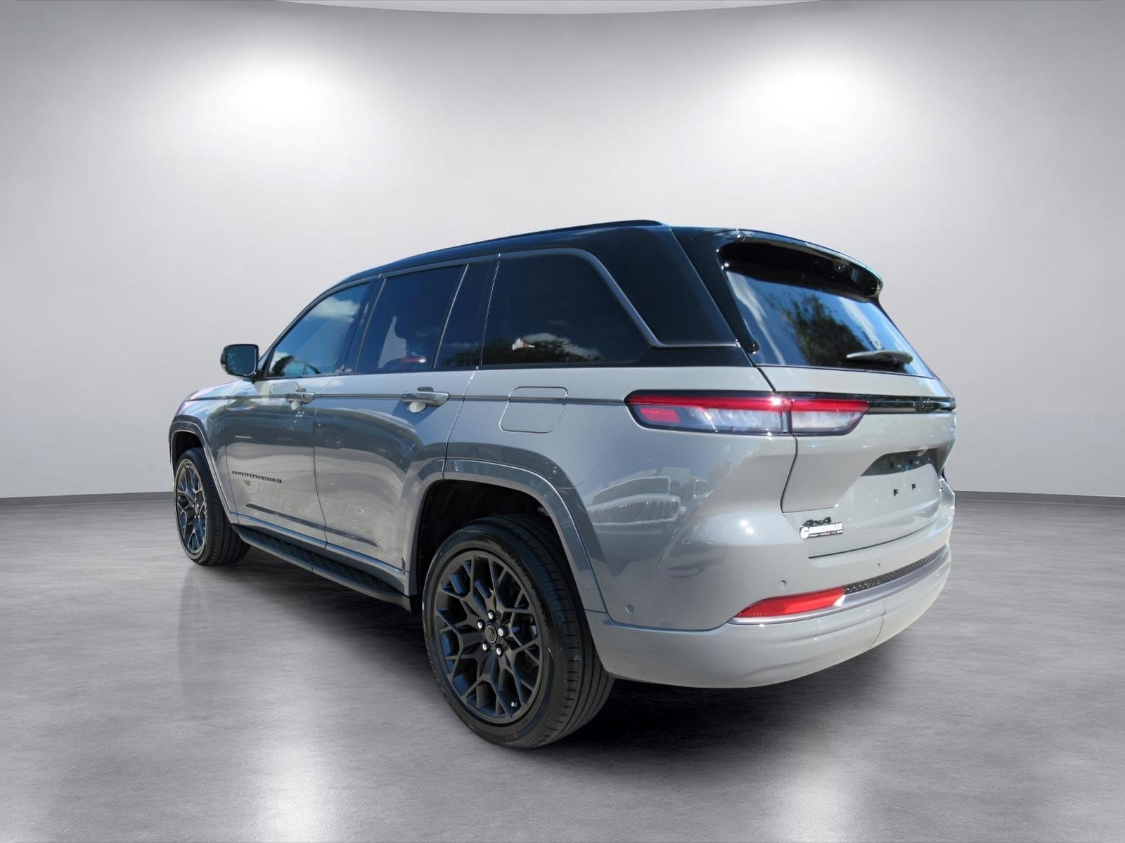 2027 Jeep Grand Cherokee GRAND CHEROKEE SUMMIT 4X4