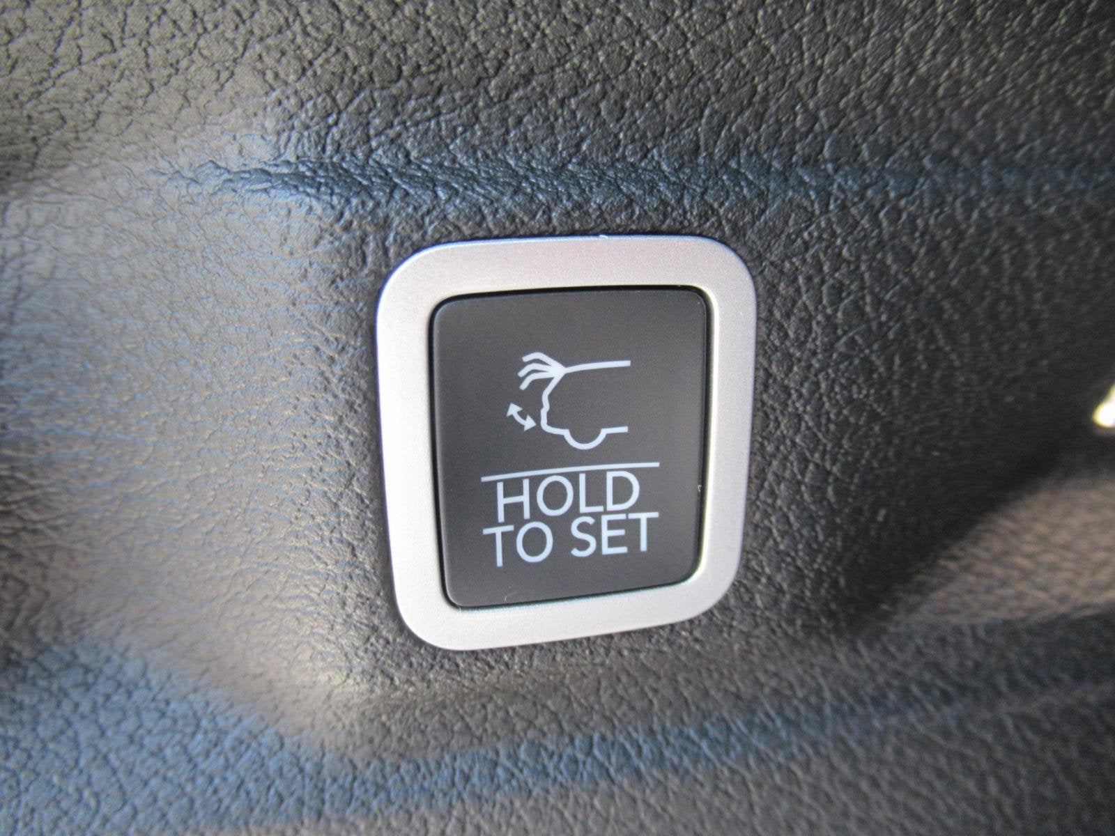 2027 Jeep Grand Cherokee GRAND CHEROKEE L LAREDO ALTITUDE 4X2