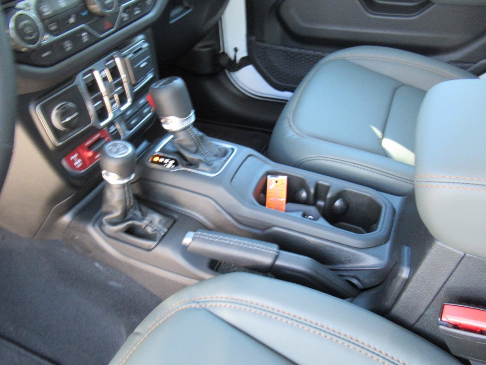 2027 Jeep Gladiator GLADIATOR MOJAVE X 4X4