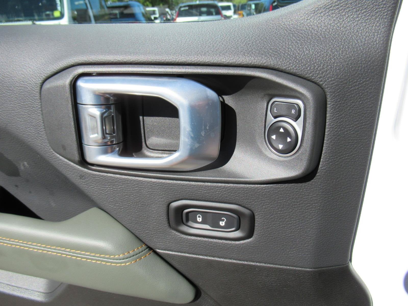 2027 Jeep Gladiator GLADIATOR MOJAVE X 4X4