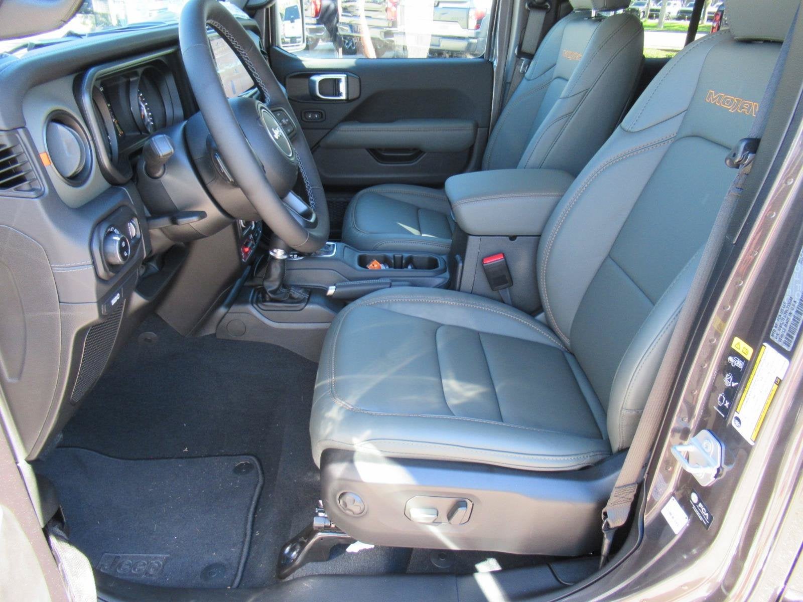 2027 Jeep Gladiator GLADIATOR MOJAVE X 4X4