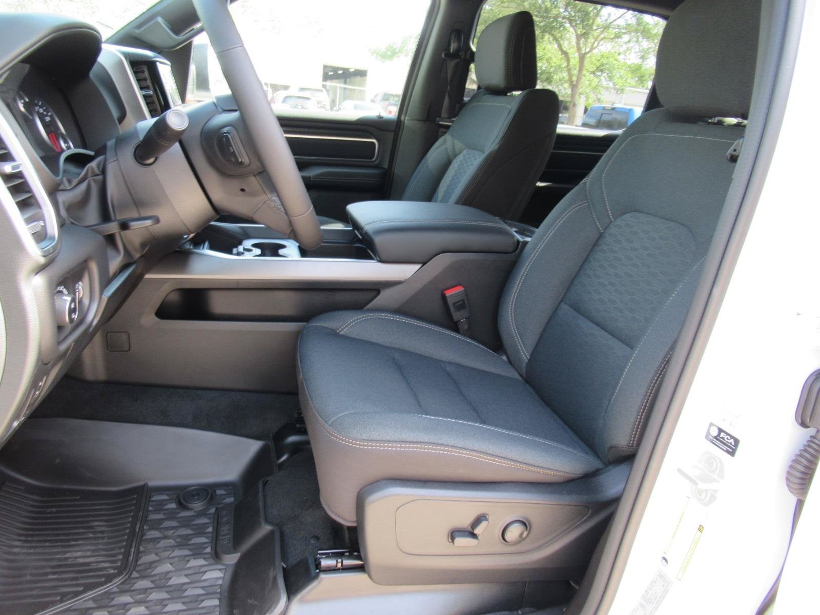 2026 RAM 1500 RAM 1500 BIG HORN CREW CAB 4X2 6'4' BOX