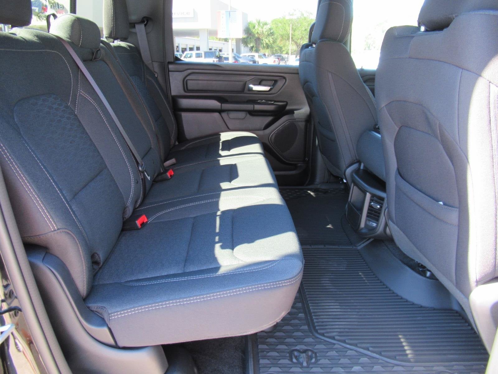 2027 RAM 1500 RAM 1500 WARLOCK CREW CAB 4X4 5'7' BOX