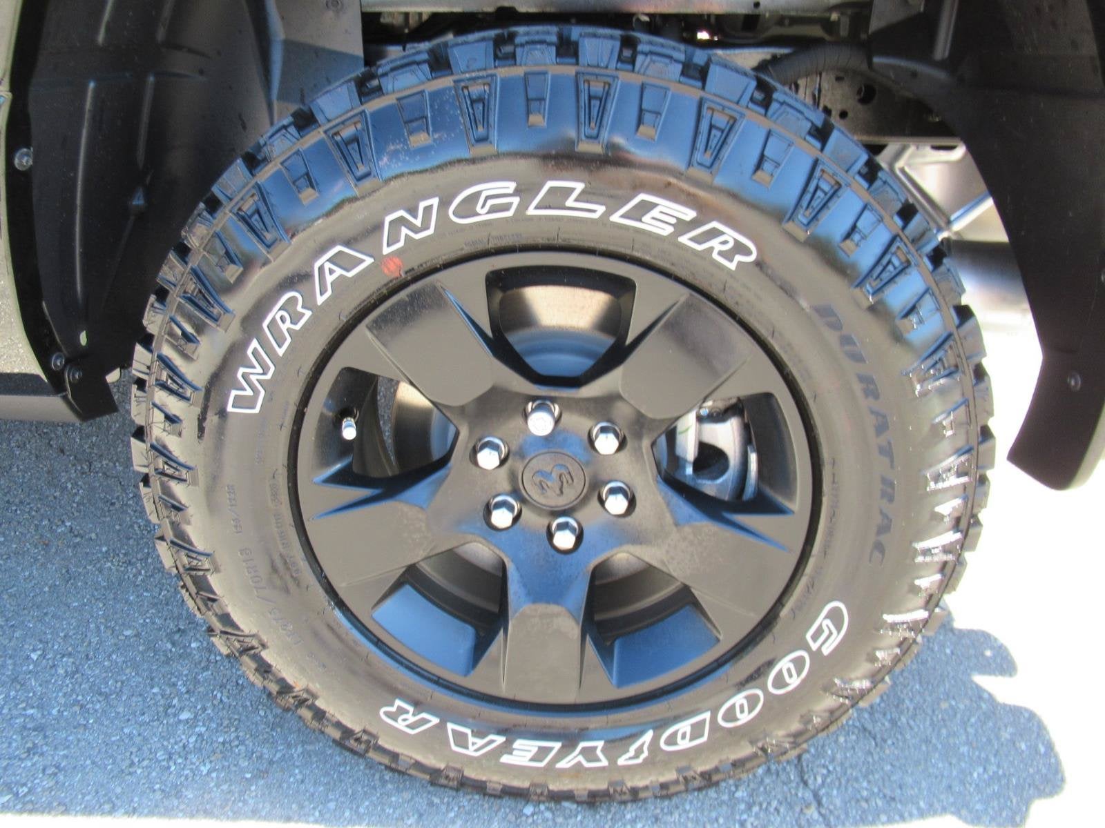 2027 RAM 1500 RAM 1500 WARLOCK CREW CAB 4X4 5'7' BOX