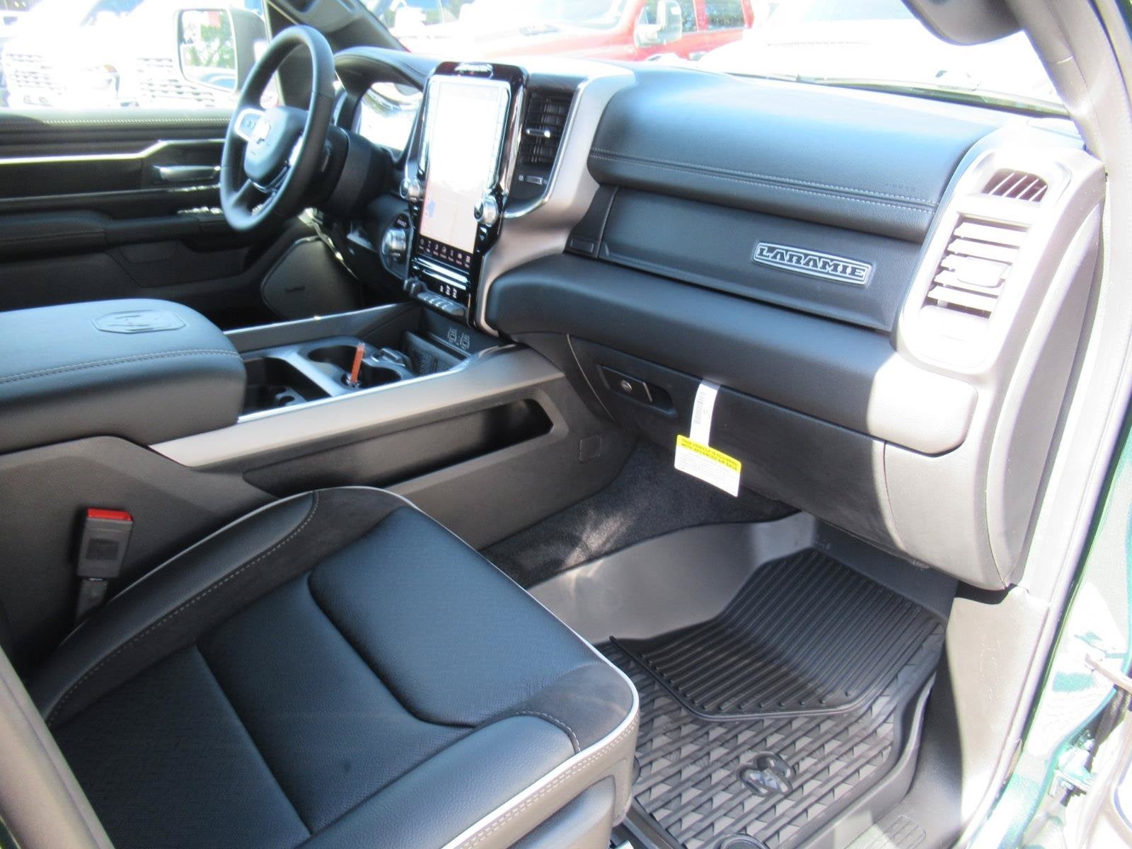 2027 RAM 1500 RAM 1500 LARAMIE CREW CAB 4X4 5'7' BOX