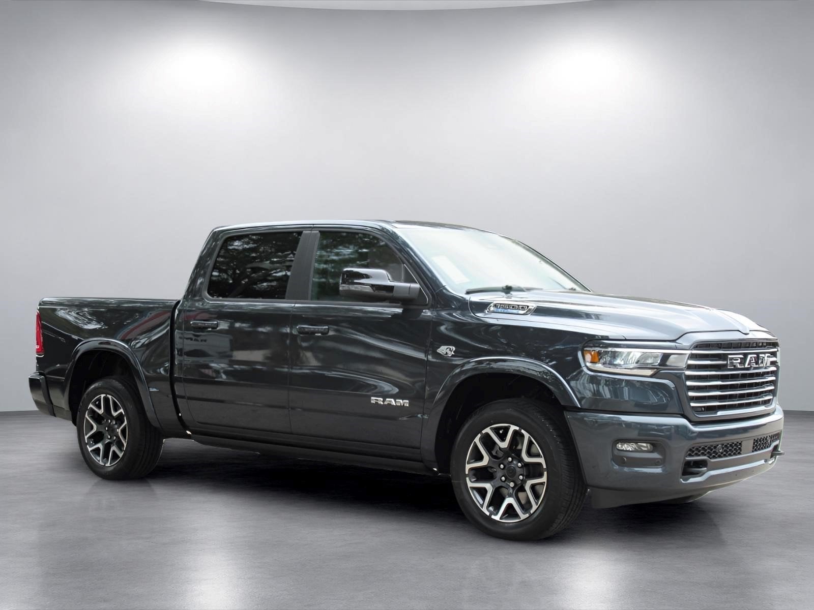 2027 RAM 1500 RAM 1500 LARAMIE CREW CAB 4X4 5'7' BOX