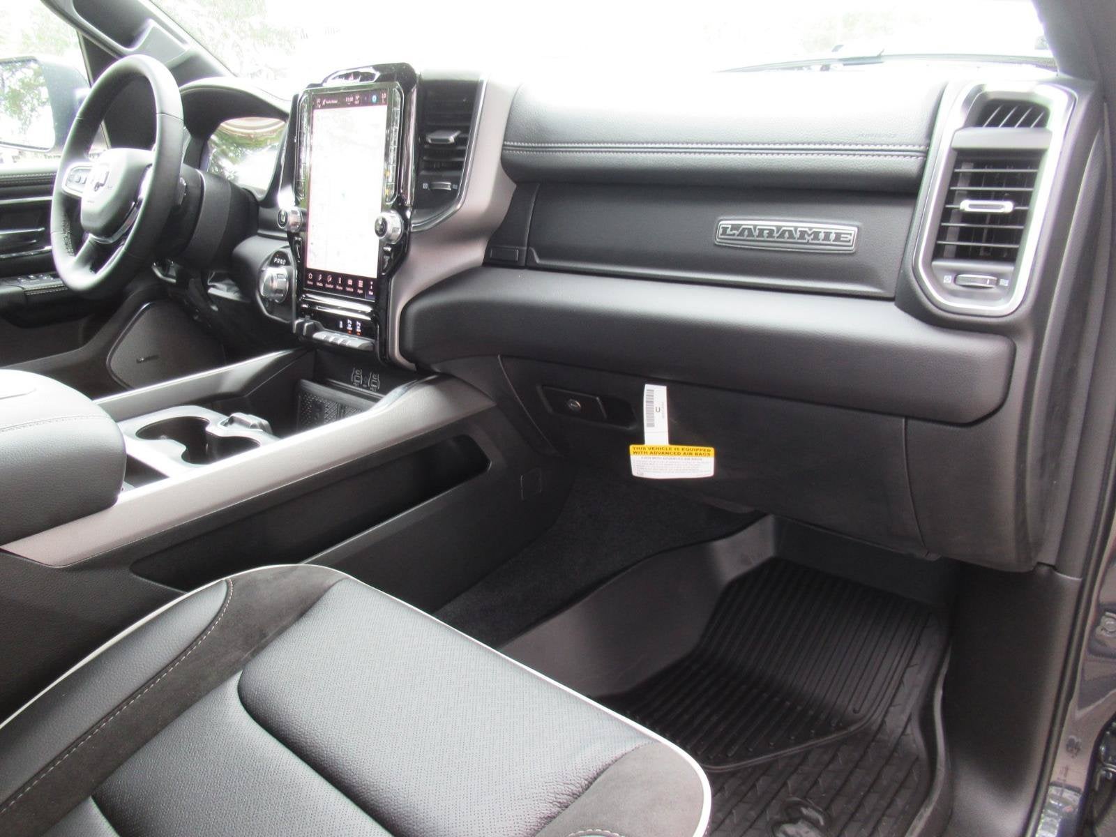 2027 RAM 1500 RAM 1500 LARAMIE CREW CAB 4X4 5'7' BOX