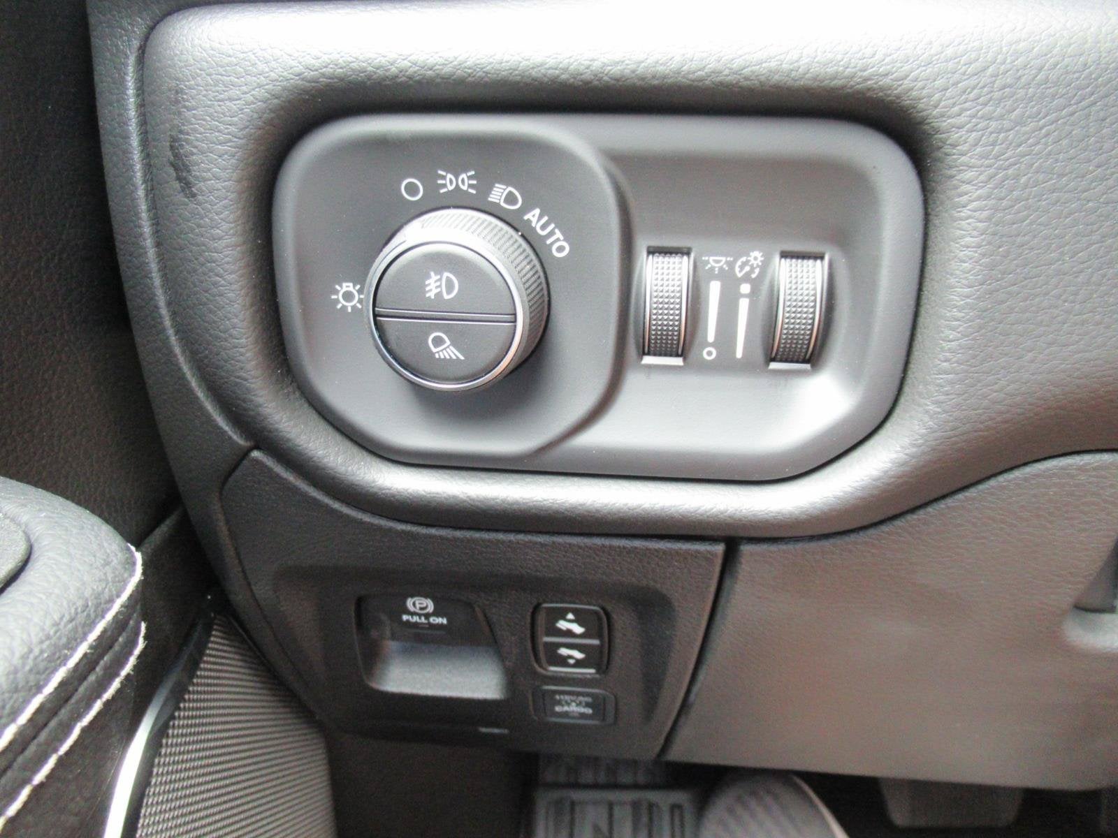 2027 RAM 1500 RAM 1500 LARAMIE CREW CAB 4X4 5'7' BOX