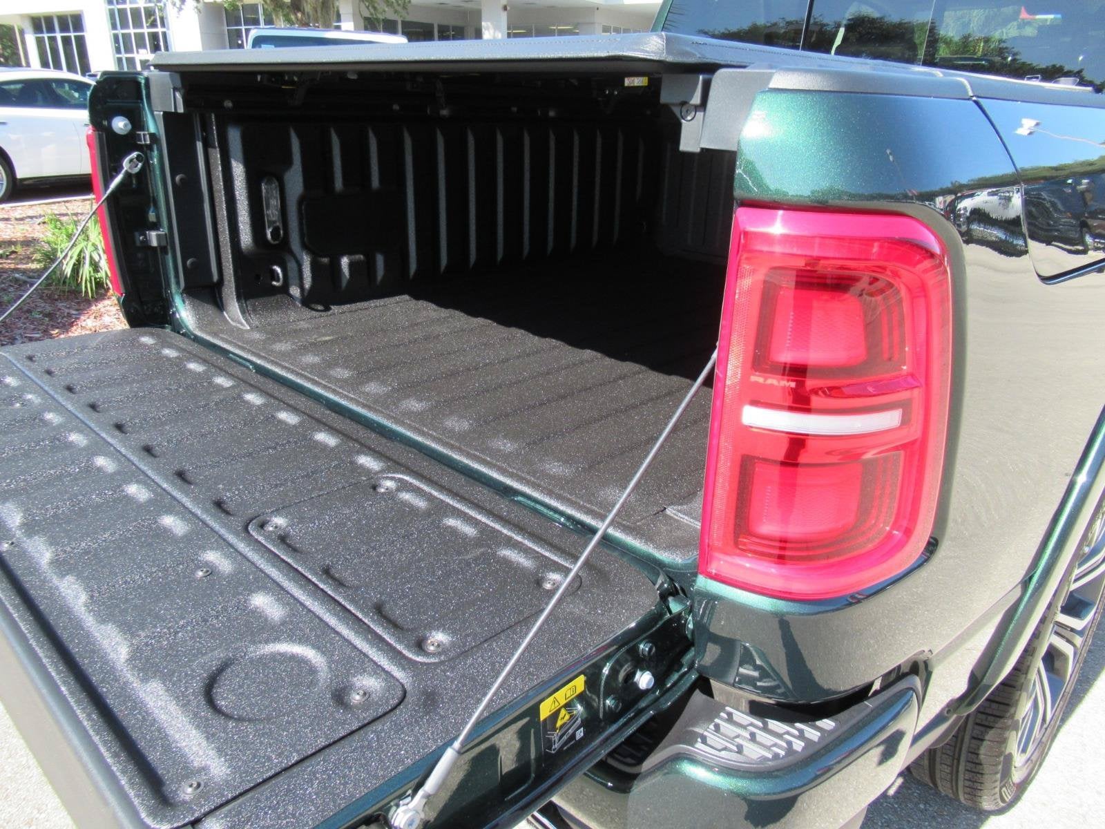 2027 RAM Ram 1500 RAM 1500 TUNGSTEN CREW CAB 4X4 5'7' BOX