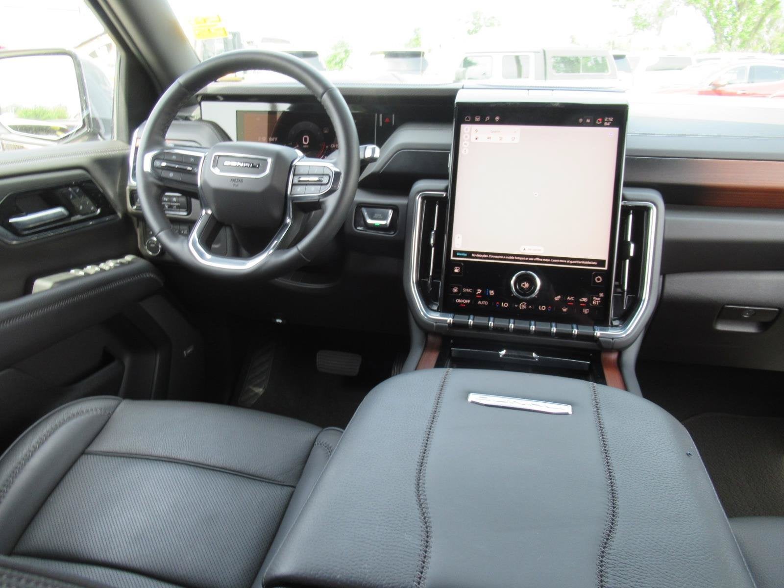 2025 GMC Yukon 4WD Denali