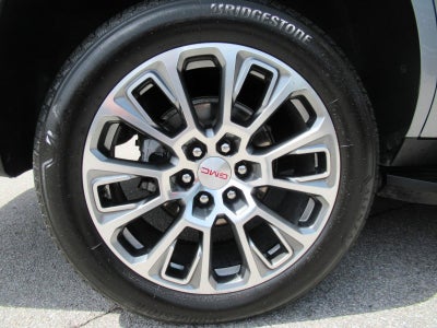 2025 GMC Yukon 4WD Denali