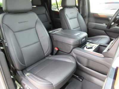 2025 GMC Yukon 4WD Denali