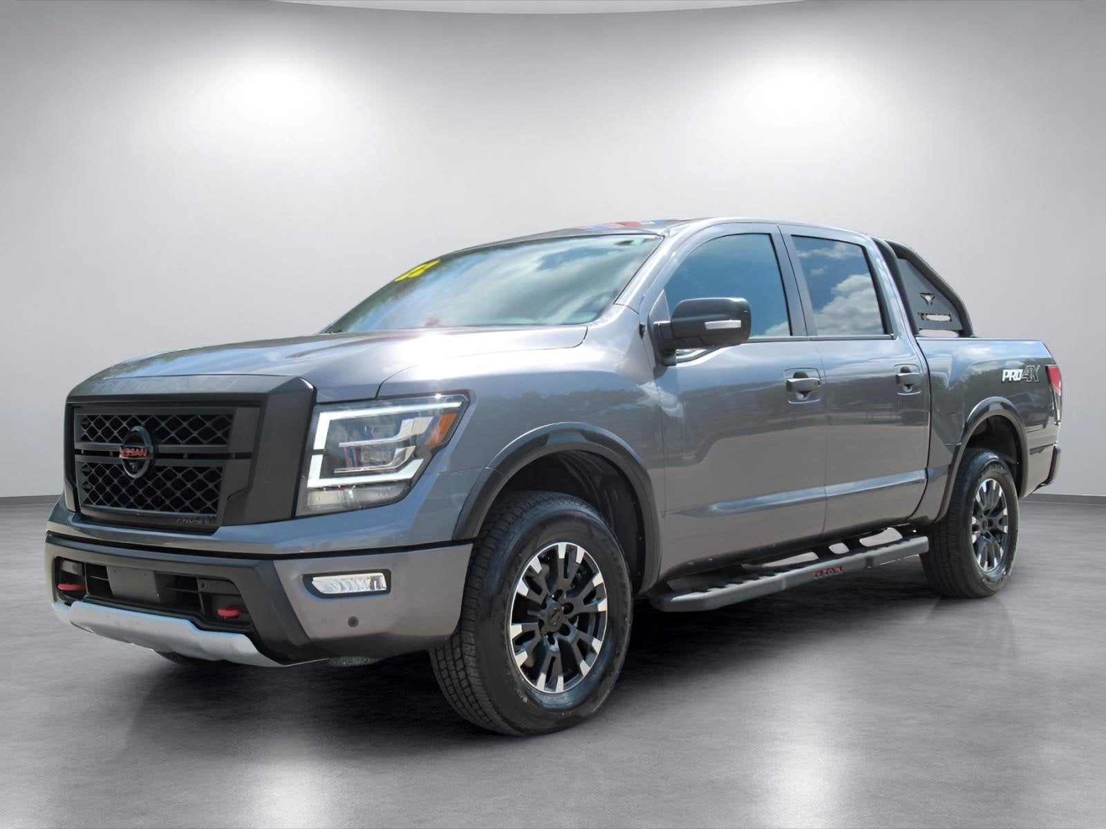 2022 Nissan TITAN Crew Cab PRO-4X 4x4