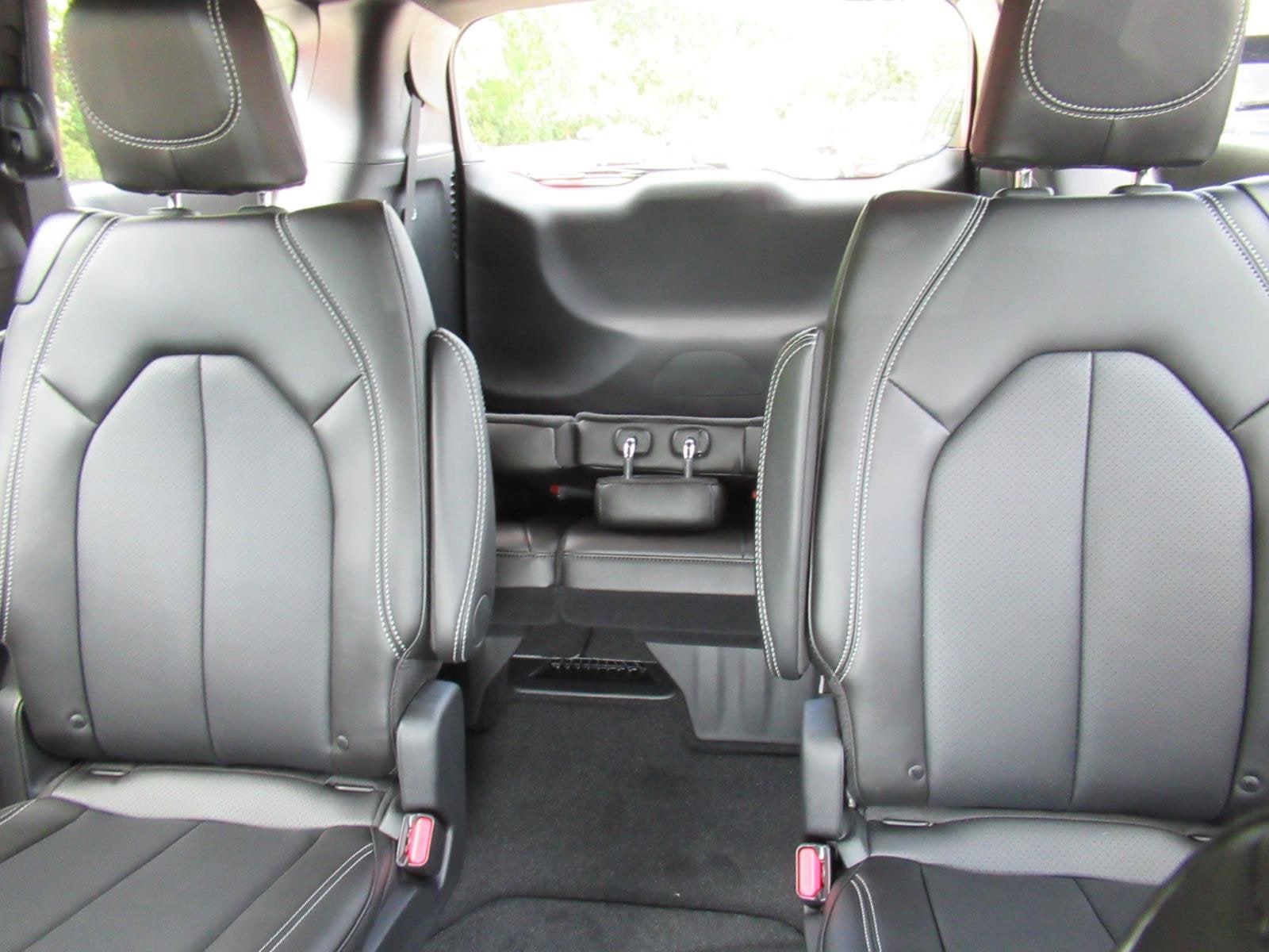 2027 Chrysler Pacifica PACIFICA SELECT