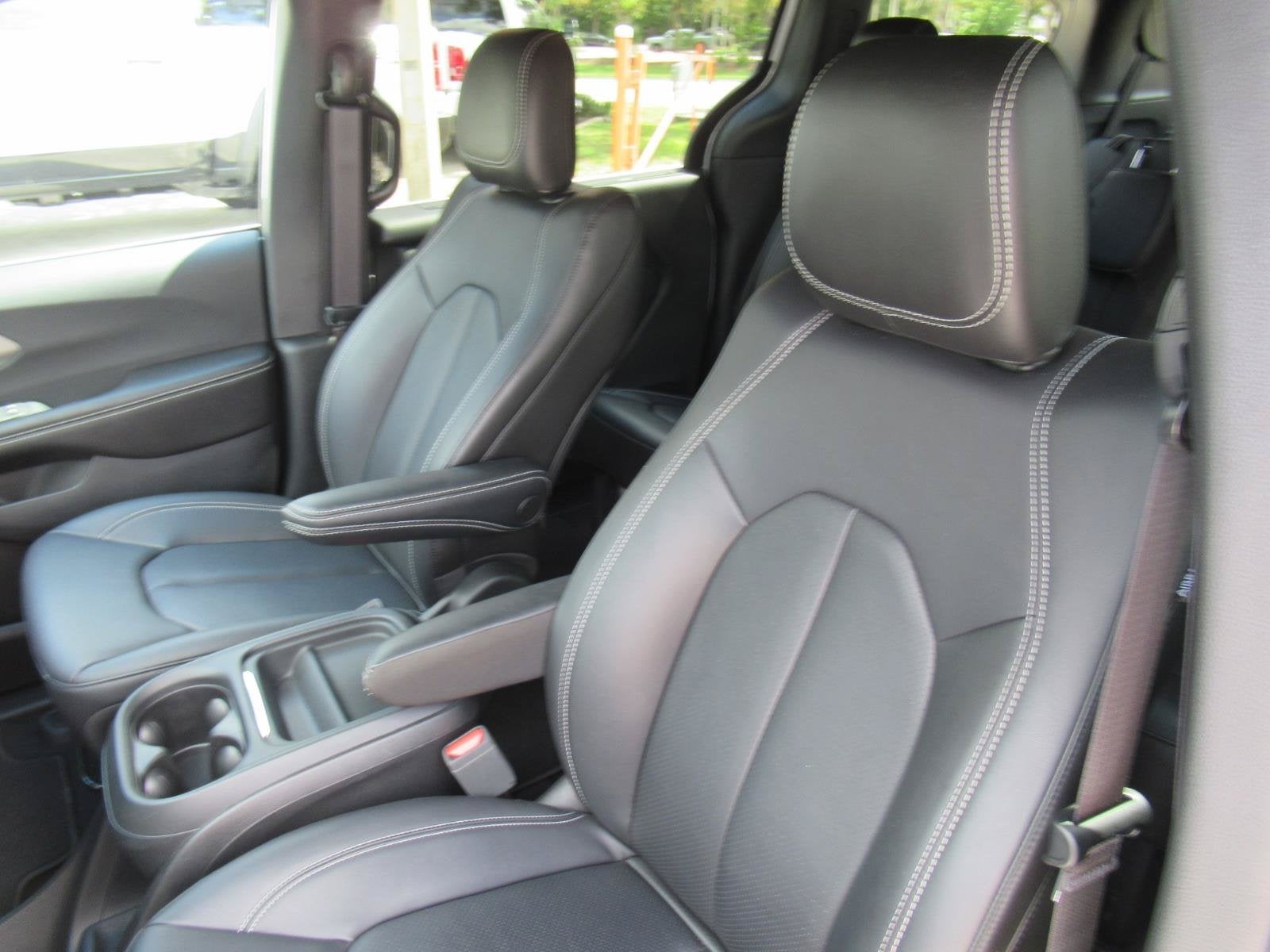 2027 Chrysler Pacifica PACIFICA SELECT