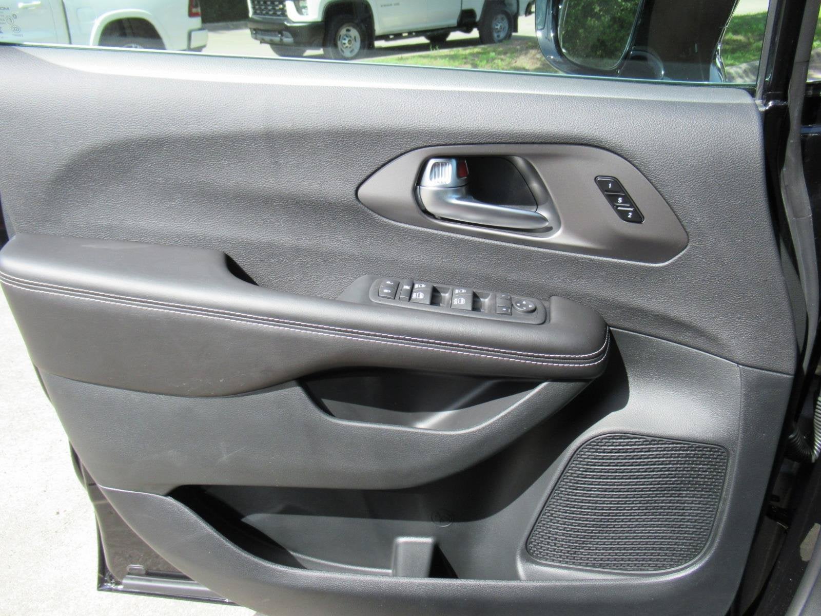 2027 Chrysler Pacifica PACIFICA SELECT